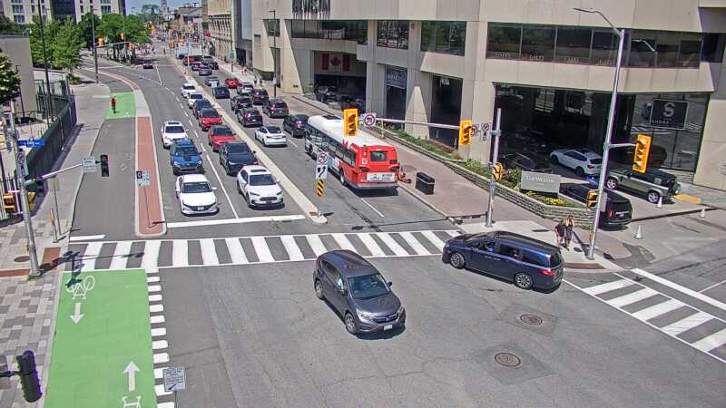 Traffic camera image at 2025-06-30 17:06:20