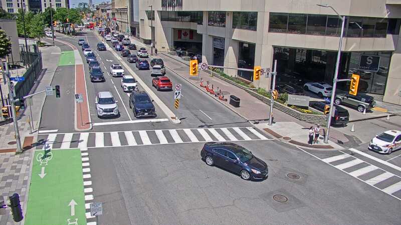 Traffic camera image at 2025-06-30 17:21:23