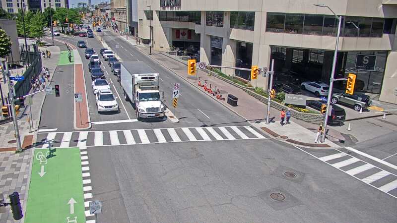 Traffic camera image at 2025-06-30 17:37:51
