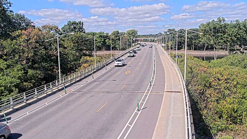 Traffic camera image at 2025-09-14 17:21:12