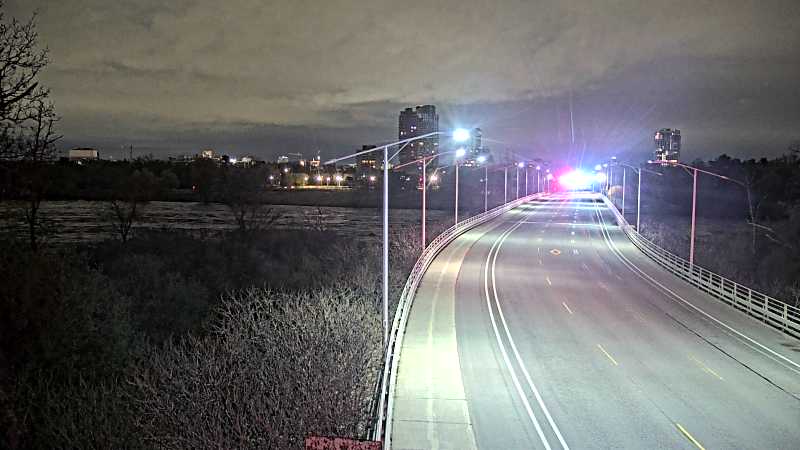 Traffic camera image at 2025-05-09 06:15:56
