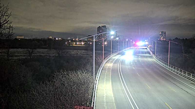 Traffic camera image at 2025-05-09 06:20:59