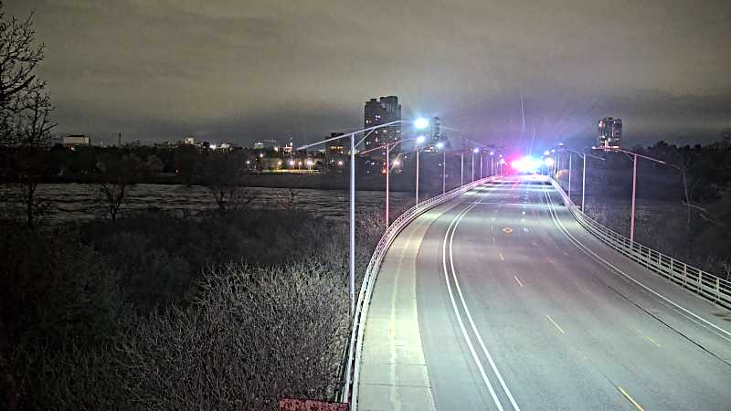 Traffic camera image at 2025-05-09 06:51:02