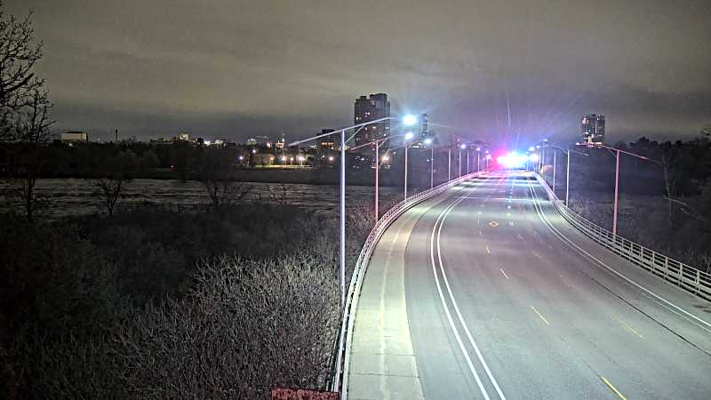 Traffic camera image at 2025-05-09 07:00:55