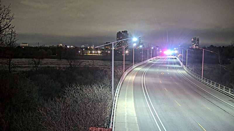 Traffic camera image at 2025-05-09 07:10:46