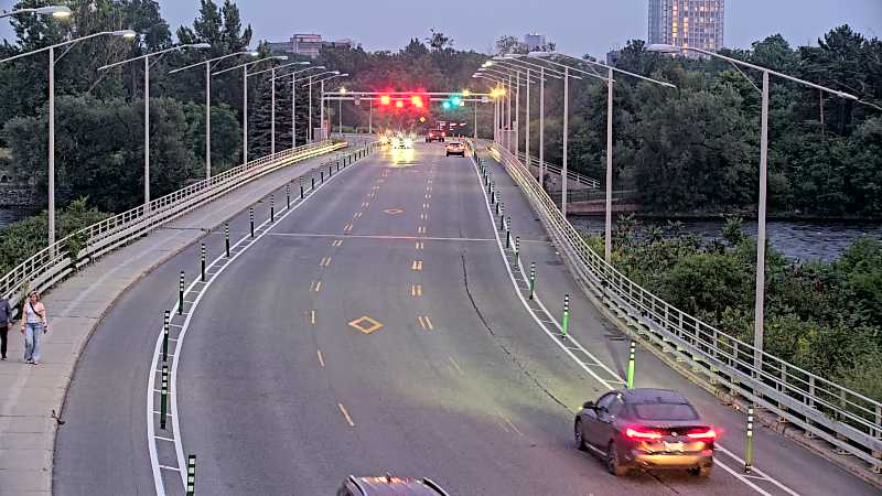Traffic camera image at 2025-07-31 00:46:15