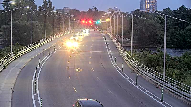 Traffic camera image at 2025-07-31 00:51:08