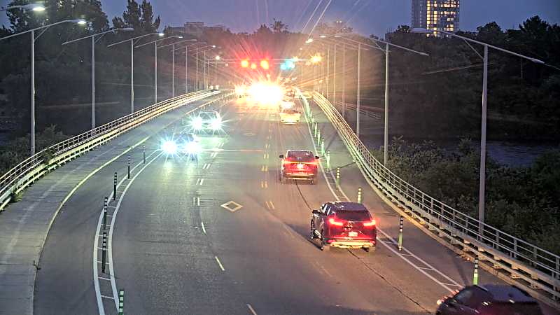 Traffic camera image at 2025-07-31 01:01:08