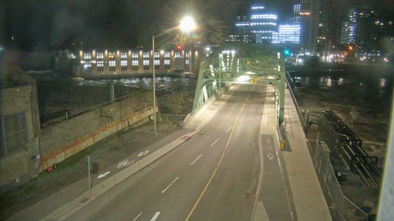 Traffic camera image at 2025-05-09 05:30:47