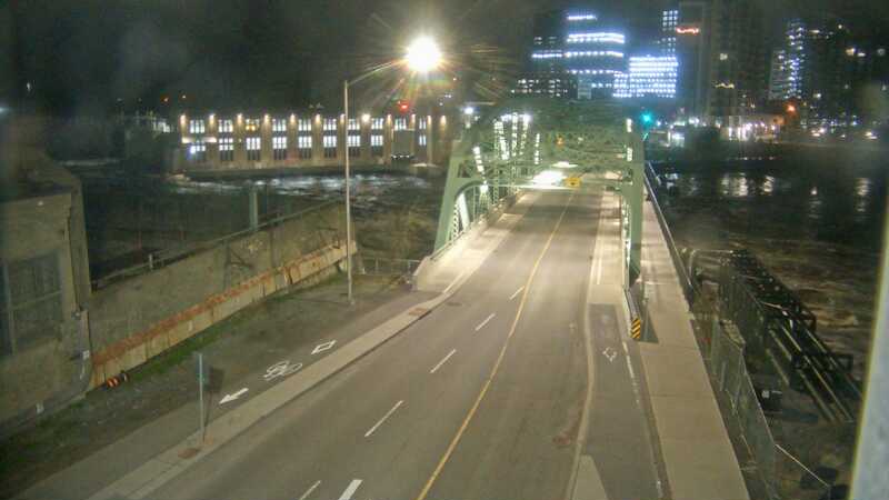 Traffic camera image at 2025-05-09 06:15:56