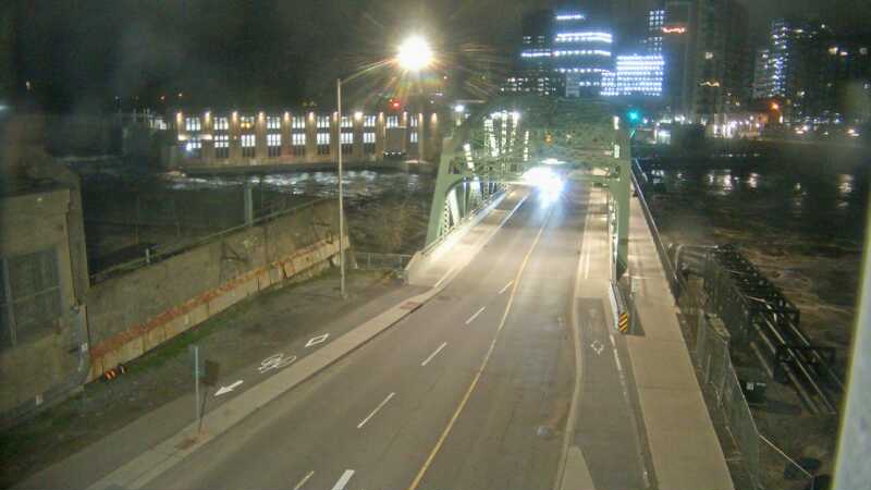 Traffic camera image at 2025-05-09 06:36:33