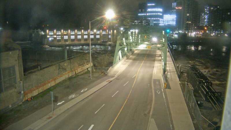 Traffic camera image at 2025-05-09 06:51:03