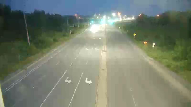 Traffic camera image at 2025-08-04 01:06:04