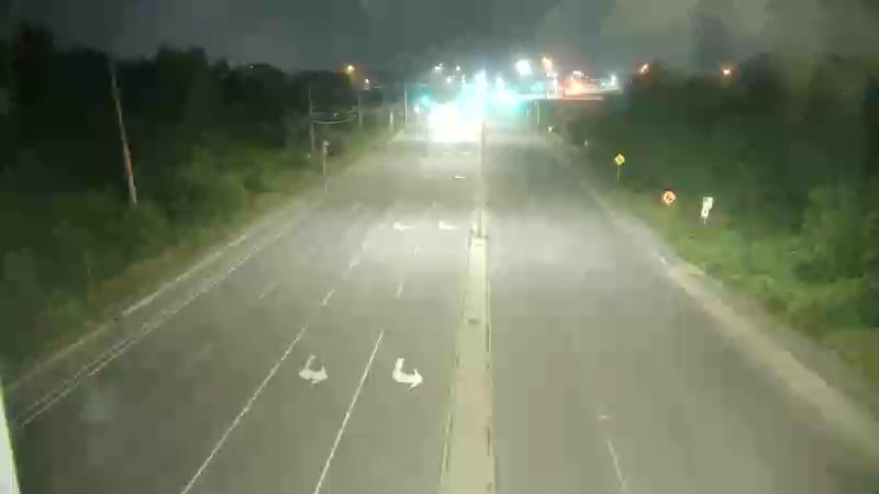 Traffic camera image at 2025-08-04 01:21:04