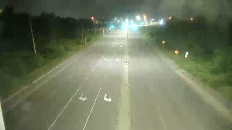 Traffic camera image at 2025-08-04 02:21:05