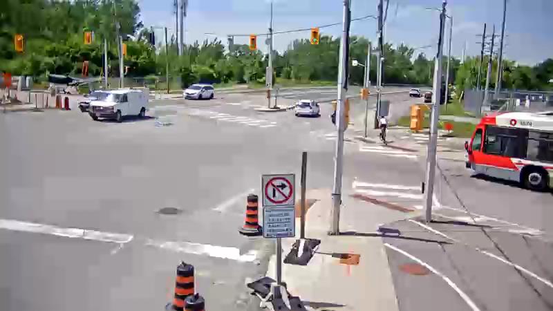 Traffic camera image at 2025-06-30 18:01:16