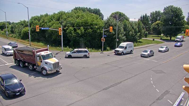Traffic camera image at 2025-06-30 17:37:53