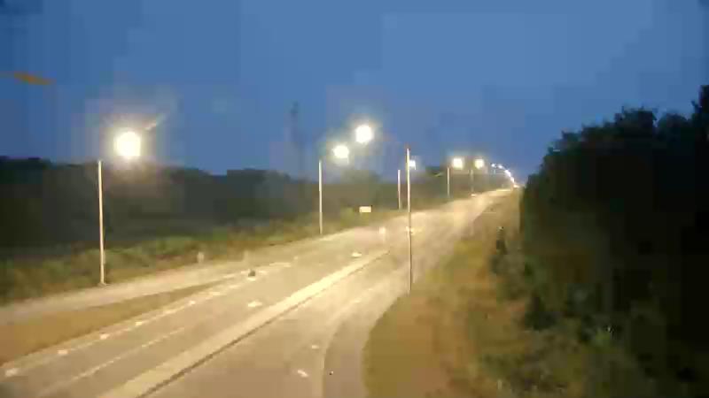 Traffic camera image at 2025-08-04 01:06:05