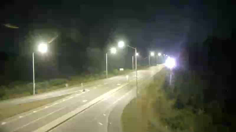 Traffic camera image at 2025-08-04 01:51:07