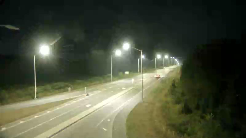 Traffic camera image at 2025-08-04 02:01:04