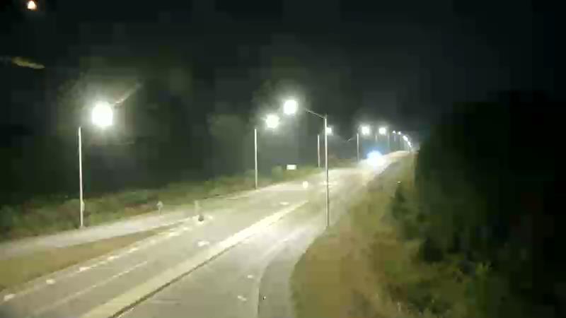 Traffic camera image at 2025-08-04 02:16:04