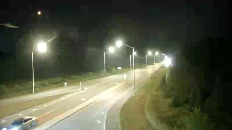 Traffic camera image at 2025-08-04 02:41:13