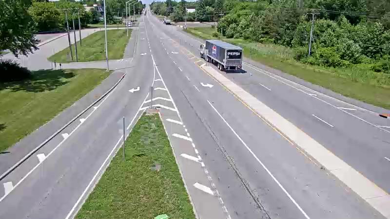 Traffic camera image at 2025-06-30 17:51:16