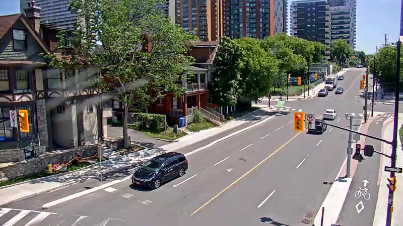 Traffic camera image at 2025-06-30 17:21:30