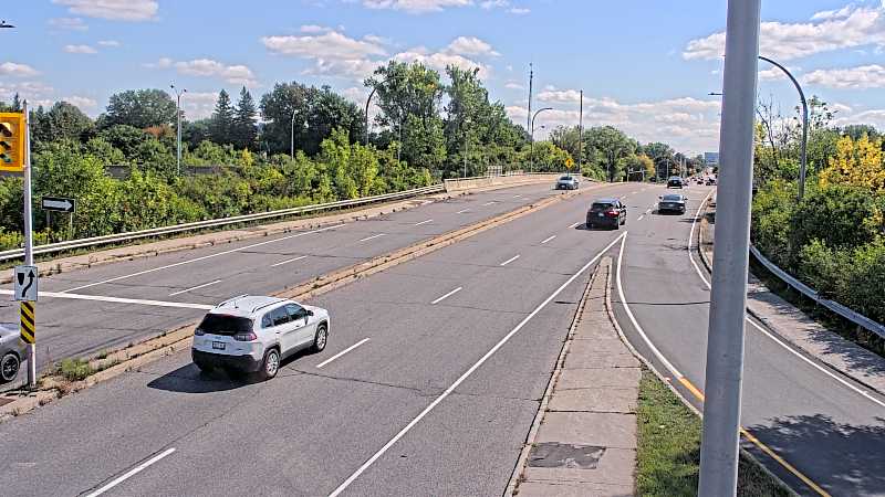 Traffic camera image at 2025-09-14 17:36:20
