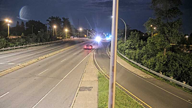 Traffic camera image at 2025-07-12 04:41:04