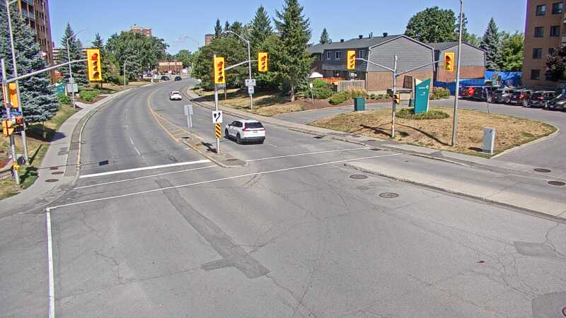 Traffic camera image at 2025-08-24 15:41:19