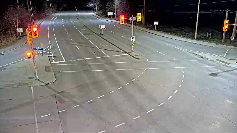 Traffic camera image at 2025-04-25 08:00:43