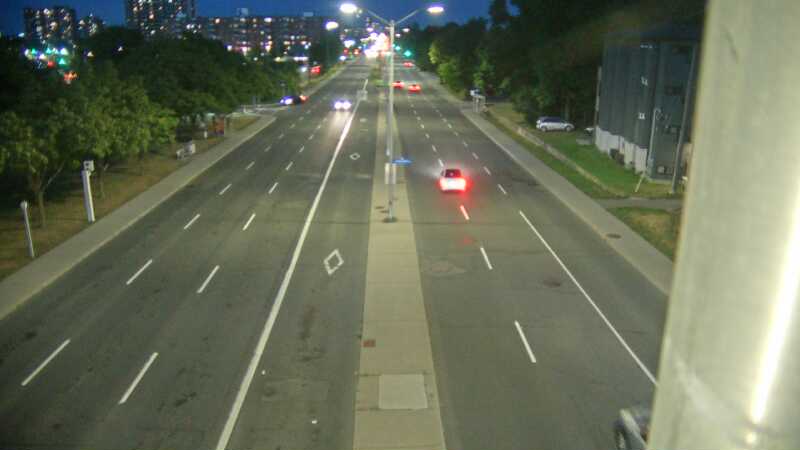 Traffic camera image at 2025-08-25 00:31:17