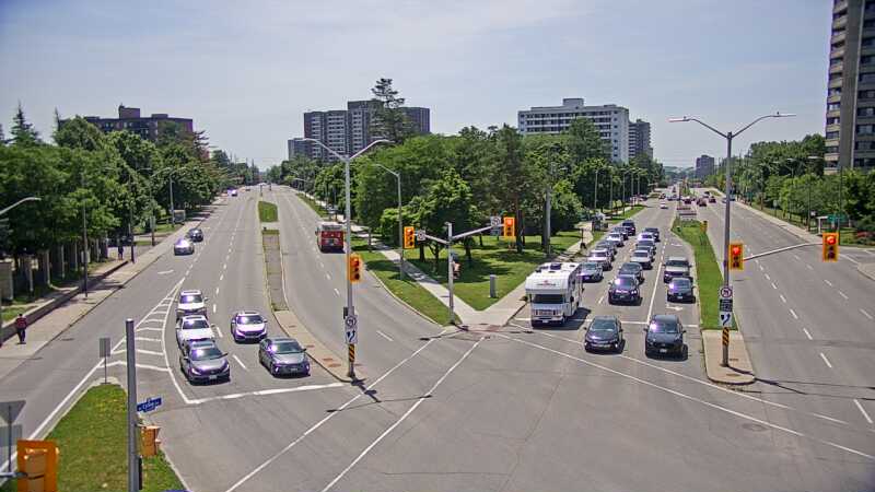 Traffic camera image at 2025-06-30 17:46:21