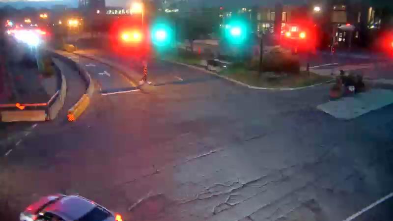 Traffic camera image at 2025-08-25 00:25:17