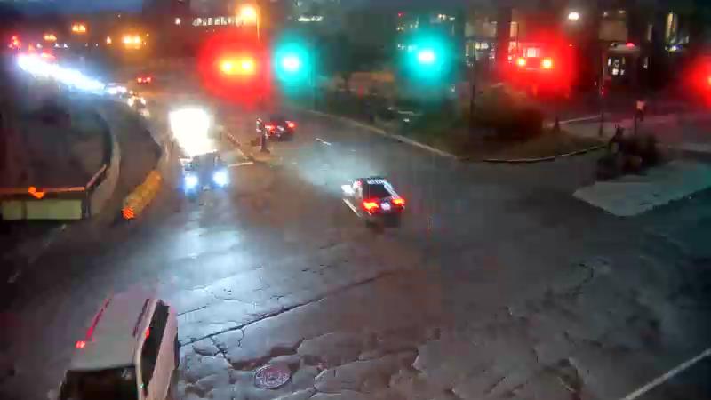 Traffic camera image at 2025-08-25 00:35:12