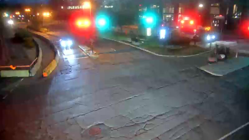 Traffic camera image at 2025-08-25 00:40:09