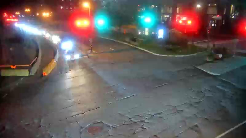 Traffic camera image at 2025-09-01 01:05:13