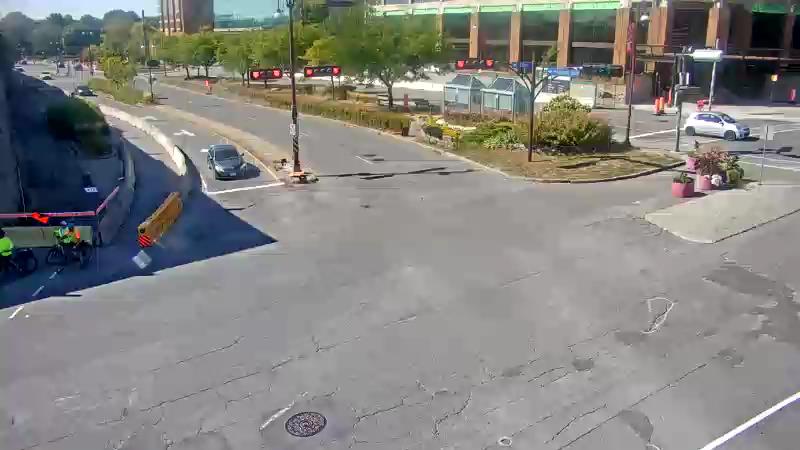 Traffic camera image at 2025-09-14 18:35:12