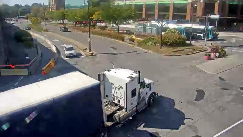 Traffic camera image at 2025-09-16 18:45:16