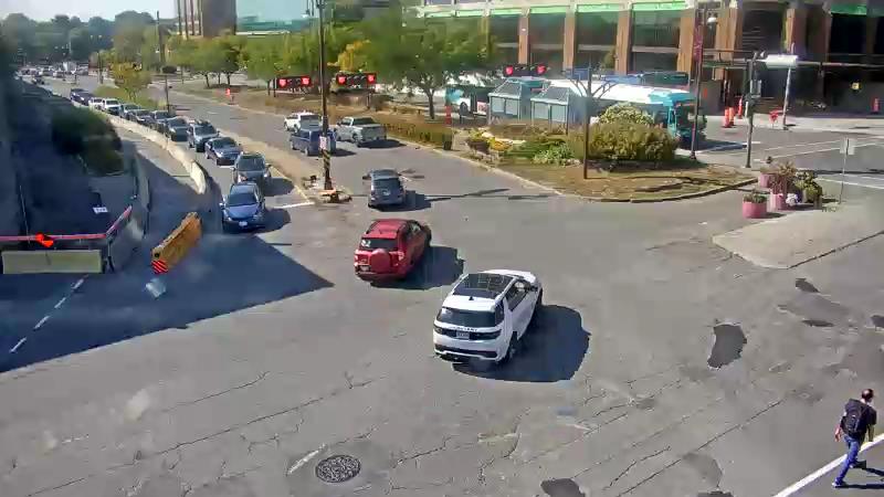Traffic camera image at 2025-09-16 19:05:14