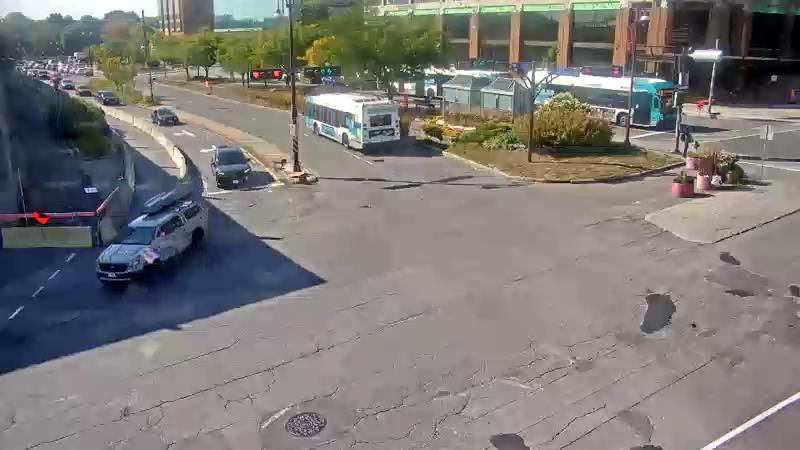 Traffic camera image at 2025-09-16 19:35:13