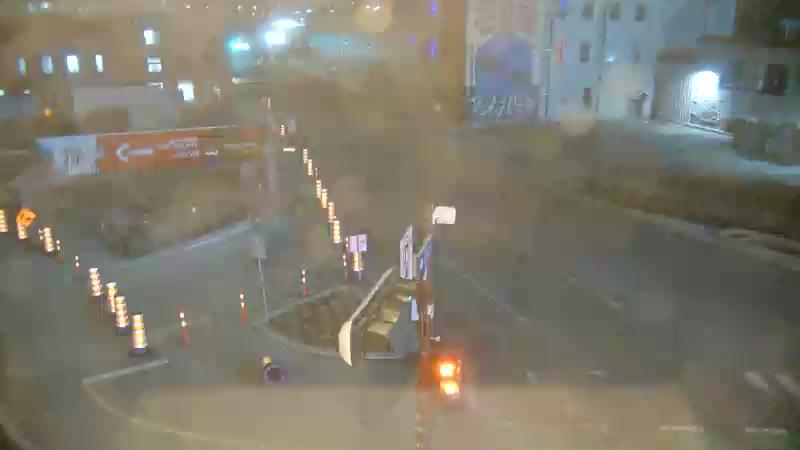Traffic camera image at 2025-04-25 08:30:27