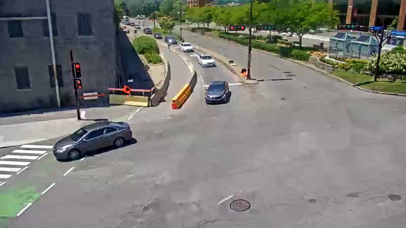 Traffic camera image at 2025-06-30 17:25:21