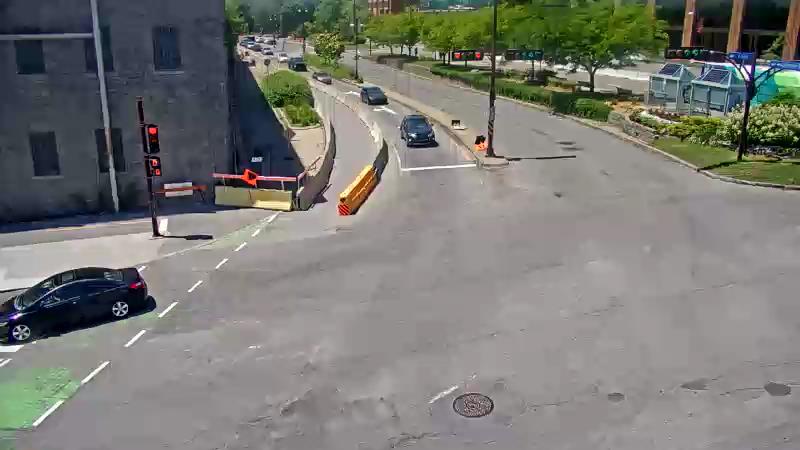 Traffic camera image at 2025-06-30 17:30:21