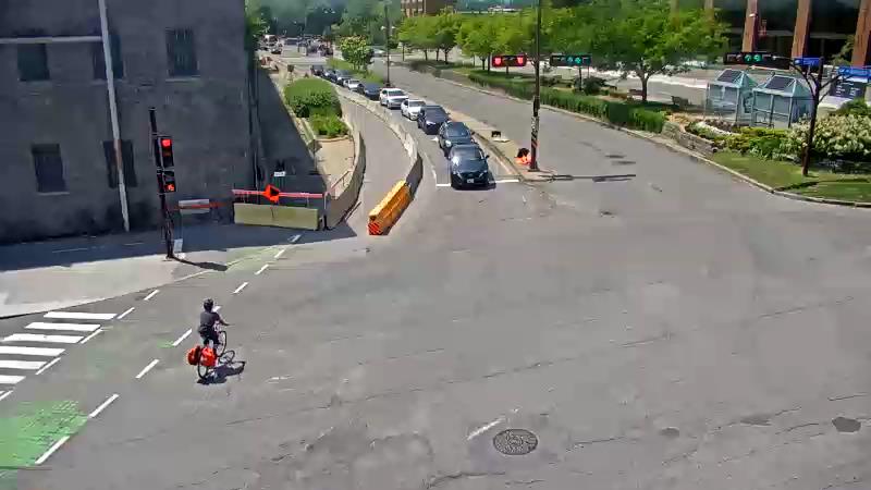 Traffic camera image at 2025-06-30 18:15:11