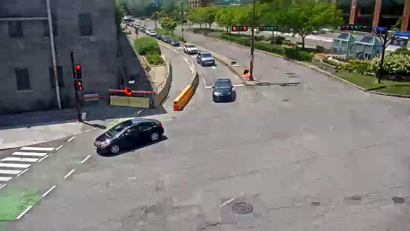 Traffic camera image at 2025-06-30 18:25:12