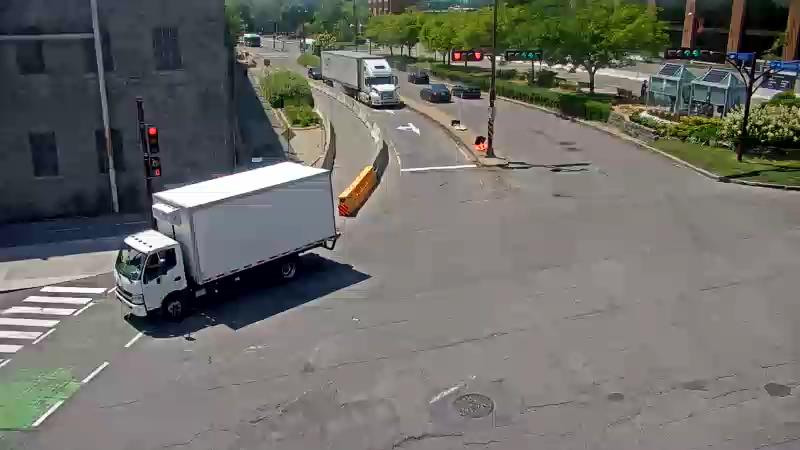 Traffic camera image at 2025-06-30 18:45:17