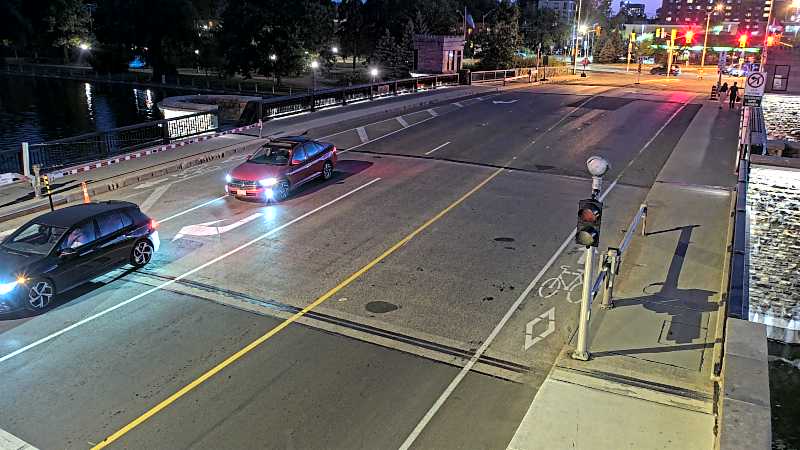 Traffic camera image at 2025-08-25 00:31:17