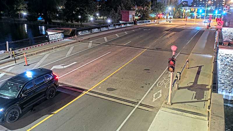 Traffic camera image at 2025-08-25 00:41:18